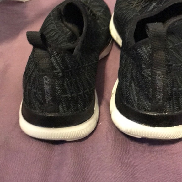 Sketchers - Picture 3 of 4